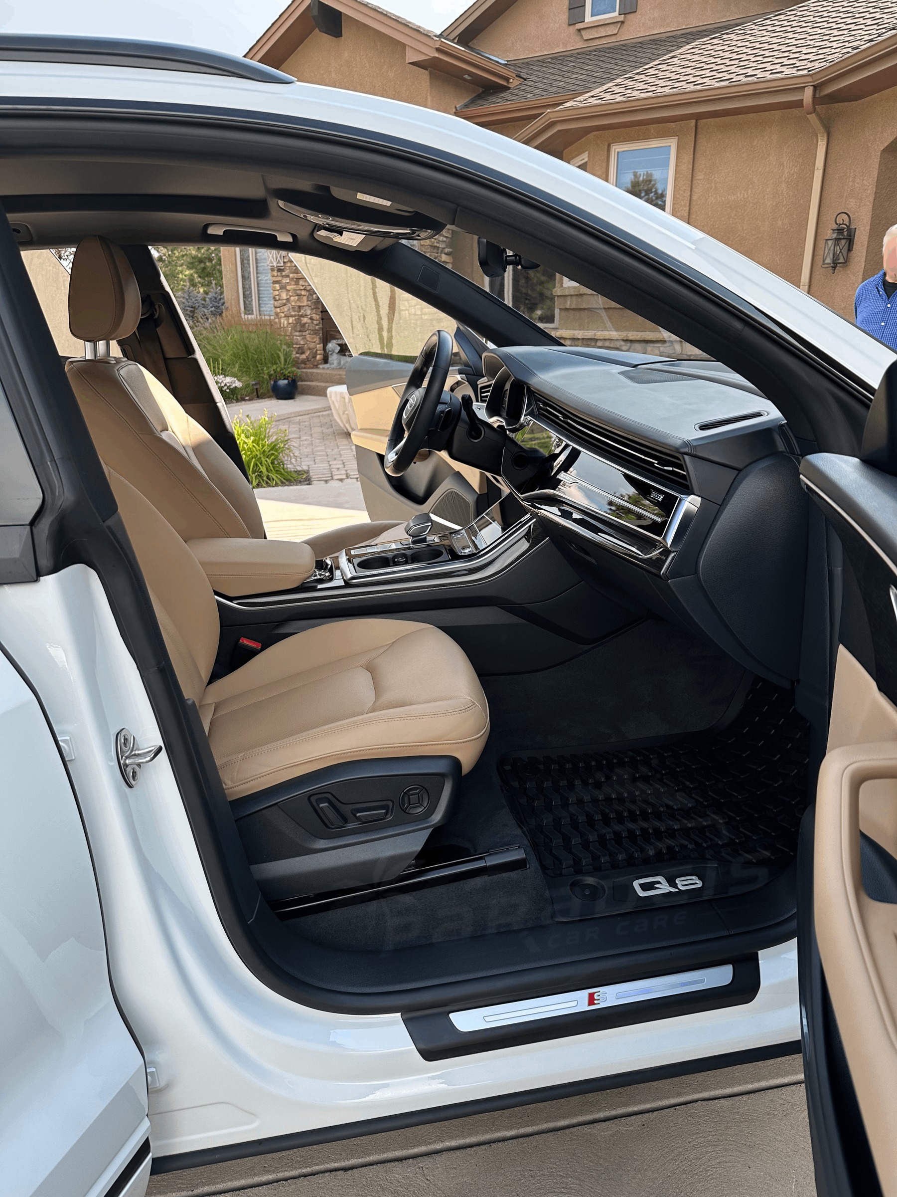 Audi Q8 finished interior, passenger cabin, detailed by Paradeis Car Care